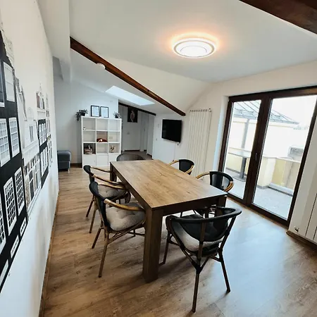 Chic 3br Scandinavian Retreat - 110sqm Apartmán *