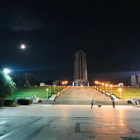 Chic 3br Scandinavian Retreat - 110sqm Appartamento