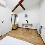 Апартаменти Chic 3br Scandinavian Retreat - 110sqm *