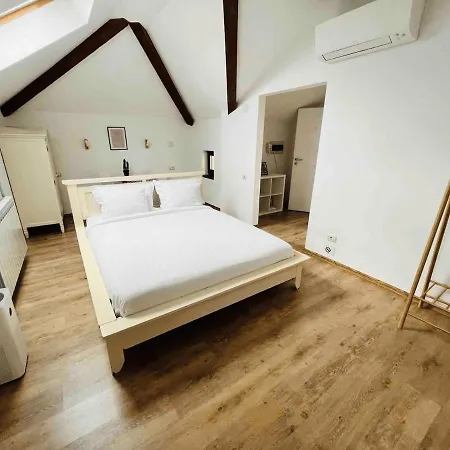 Chic 3br Scandinavian Retreat - 110sqm Apartamento *