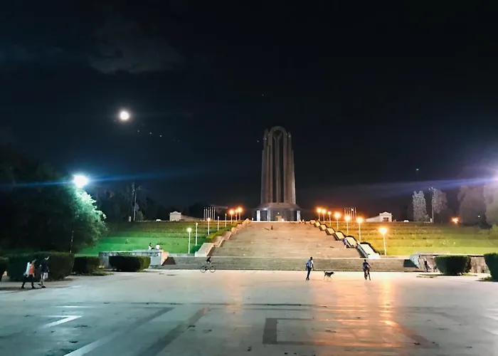 Chic 3br Scandinavian Retreat - 110sqm 아파트