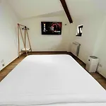 Chic 3br Scandinavian Retreat - 110sqm Apartman Bukarest