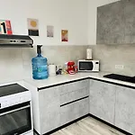 Chic 3br Scandinavian Retreat - 110sqm Apartman Bukarest