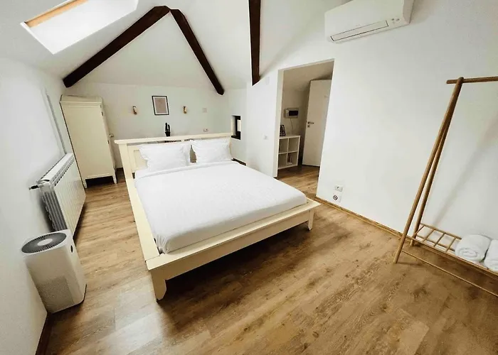Chic 3br Scandinavian Retreat - 110sqm Apartamento *